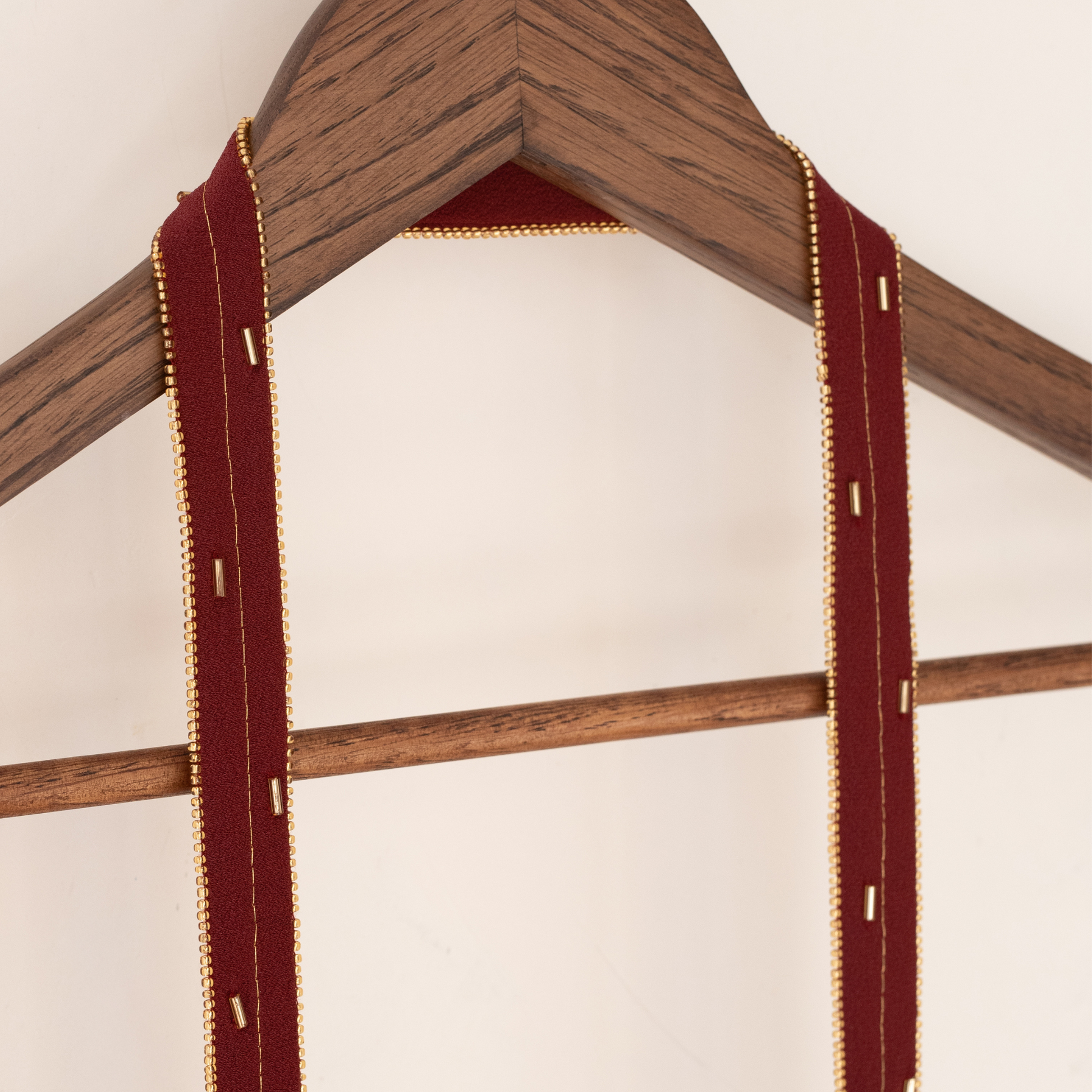 Sautoir Mini Grenat – Bijou-textile en soie