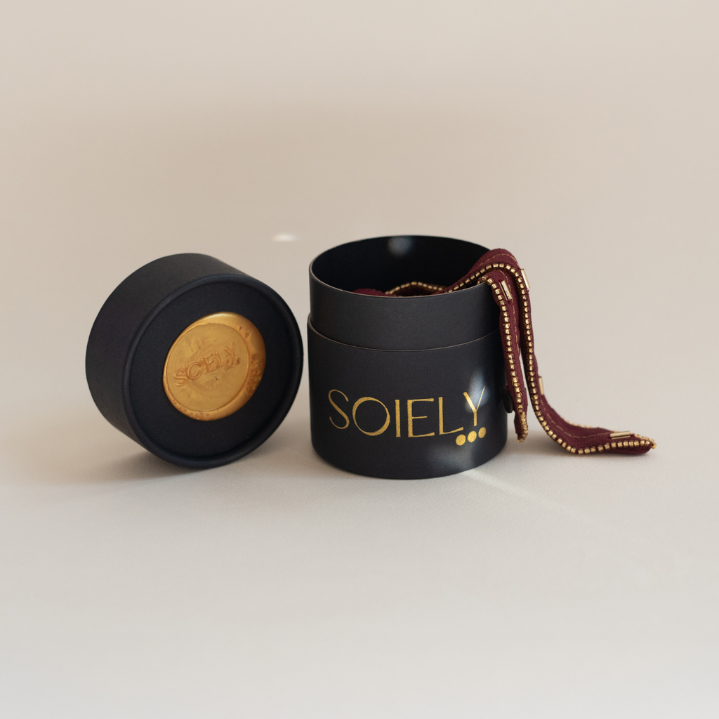 Sautoir Mini Grenat – Bijou-textile en soie